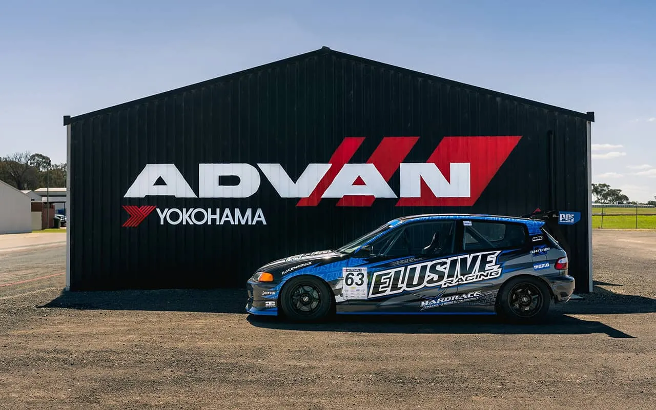 The Elusive Racing Civic outside the Advan shed at Hi-Tec Nationals